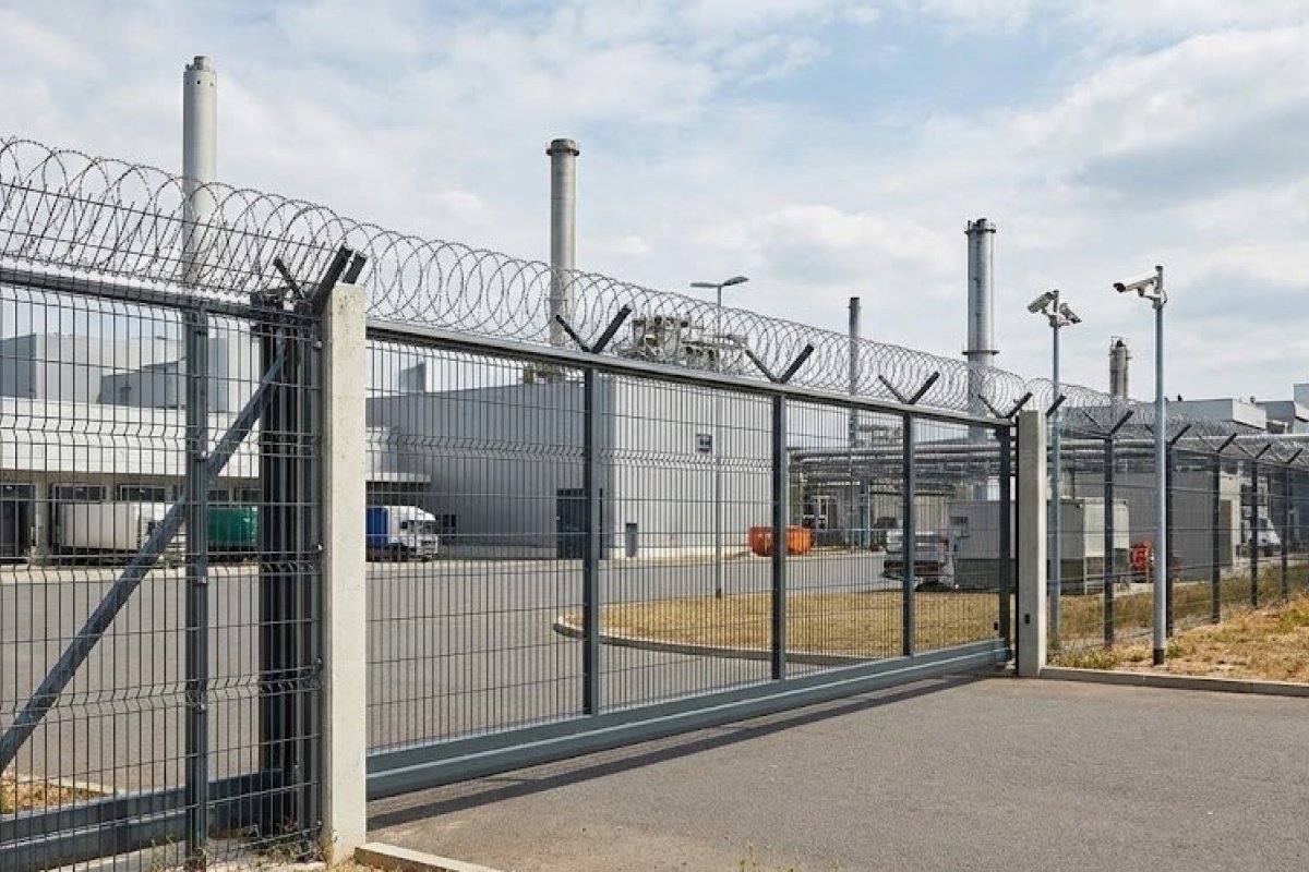 Fabrika Panel Çit Sistemleri